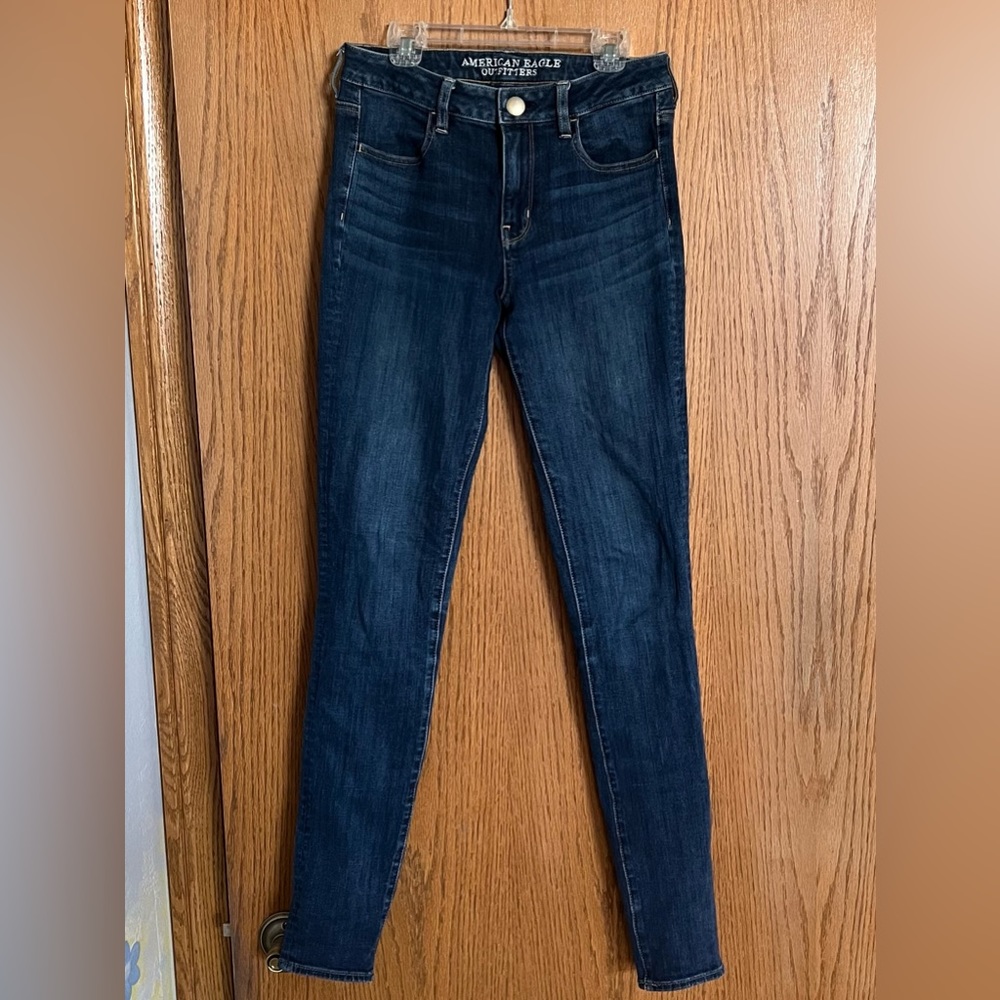 American Eagle high-rise jeggings. Super stretch. Size 4 extra long.